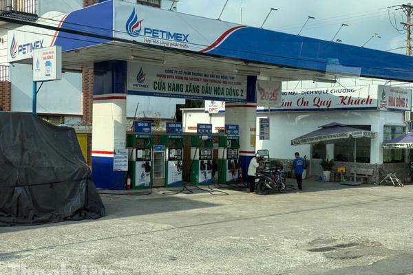 Đồng Tháp yêu cầu không tích trữ xăng dầu tại nhà, xử lý nghiêm vi phạm