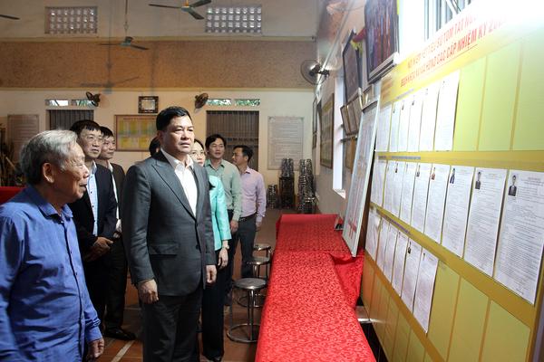 Bí thư Tỉnh uỷ Bắc Ninh Nguyễn Hồng Thái kiểm tra công tác bầu cử
