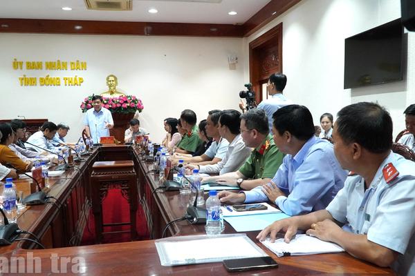 Chủ tịch UBND tỉnh Đồng Tháp Phạm Thành Ngại tiếp công dân khiếu nại liên quan Khu công nghiệp Long Giang