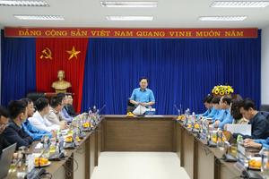 Chủ tịch Tổng Liên đoàn Lao động Việt Nam thăm, động viên người lao động tại Trung tâm Điện lực Quảng Trạch