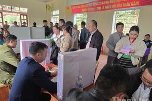 Nghệ An: Các điểm bầu cử sớm ở vùng biên đạt tỷ lệ cử tri đi bỏ phiếu rất cao