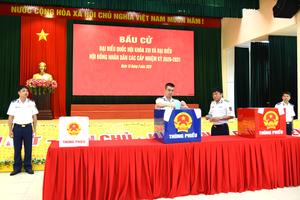 Cán bộ, chiến sĩ Vùng Cảnh sát biển 3 tham gia bầu cử trong không khí trang nghiêm, trách nhiệm