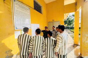 Đề xuất mới: Phạm nhân được mang thuốc phòng bệnh, được phép tương trợ vật chất