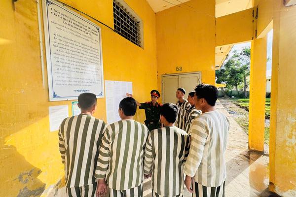 Đề xuất mới: Phạm nhân được mang thuốc phòng bệnh, được phép tương trợ vật chất