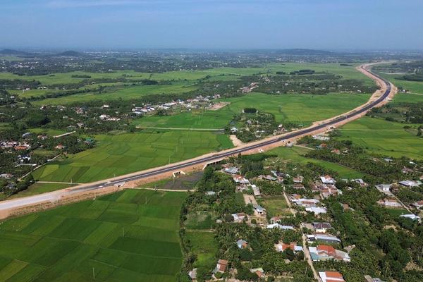 Thủ tướng yêu cầu triển khai các dự án giao thông trọng điểm với tinh thần “5 hóa”