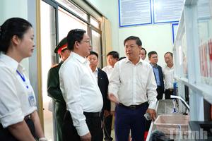 Phó Thủ tướng Chính phủ Hồ Quốc Dũng làm việc với xã biên giới Ea Bung