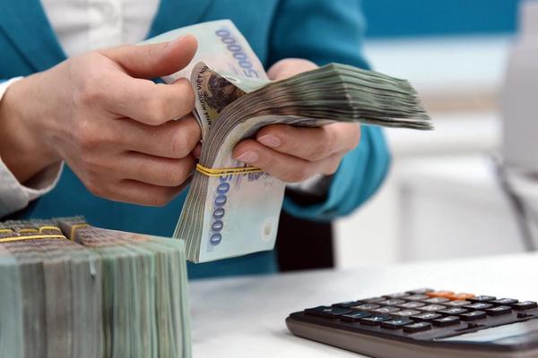 Áp lực tỷ giá, thanh khoản gia tăng: Lãi suất khó giảm trong ngắn hạn