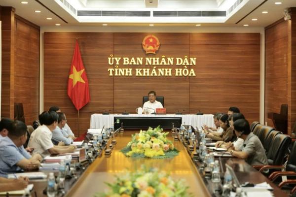 Chủ tịch UBND tỉnh Khánh Hòa tiếp công dân, chỉ đạo rà soát kiến nghị liên quan dự án bờ sông Dinh