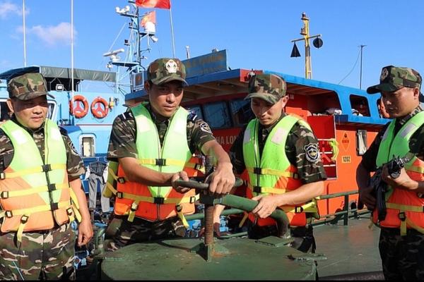 Hải quan: Ngăn chặn buôn lậu xăng dầu qua biên giới