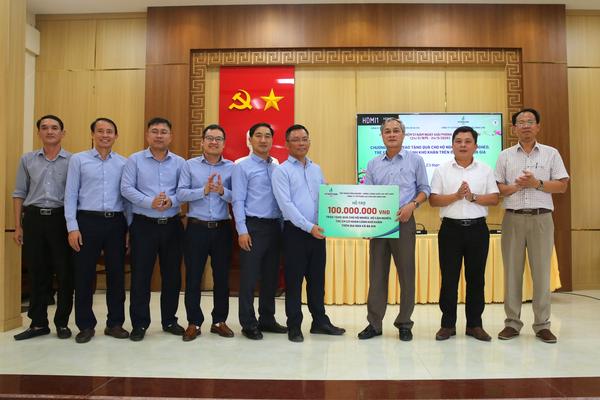 BSR tặng 100 suất quà cho bà con nhân dân xã Ba Gia, tỉnh Quảng Ngãi