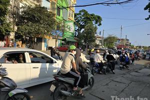 Thanh Hóa: “Nút cổ chai” đường Đình Hương ùn tắc kéo dài, tai nạn rình rập giờ cao điểm