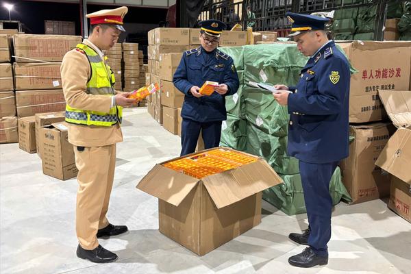 Thực phẩm trôi nổi, phân bón lậu, xăng dầu "đội giá": Loạt vi phạm được phát hiện, xử lý kịp thời