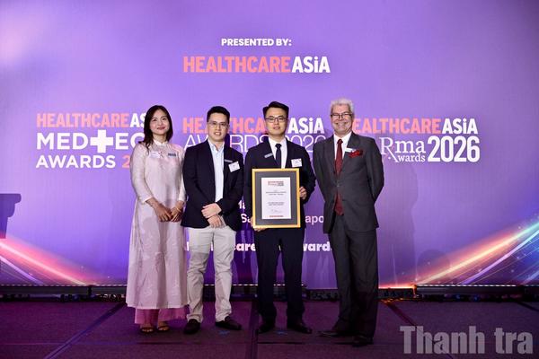 Long Châu tiếp tục “giữ chuỗi” là nhà thuốc Việt Nam duy nhất thắng giải thưởng lớn tại Healthcare Asia Pharma Award