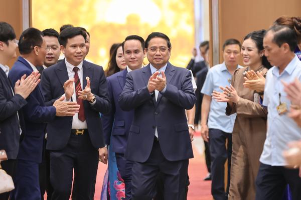 Dòng vốn triệu tỷ, dự án tỷ đô: Doanh nghiệp lớn tăng tốc cho tăng trưởng 2 con số