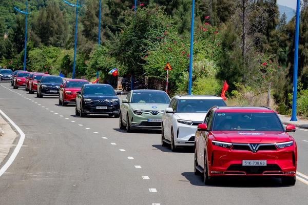 VINGROUP gia hạn chương trình hỗ trợ khẩn cấp khách hàng chuyển đổi xe xăng sang xe điện tới 30/04/2026