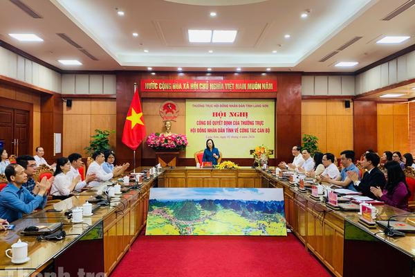 HĐND tỉnh Lạng Sơn công bố các quyết định về công tác cán bộ