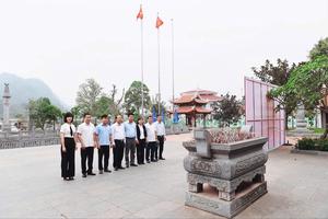 Noi gương đồng chí Nguyễn Lương Bằng, Thanh tra Tuyên Quang dâng hương tại Tân Trào