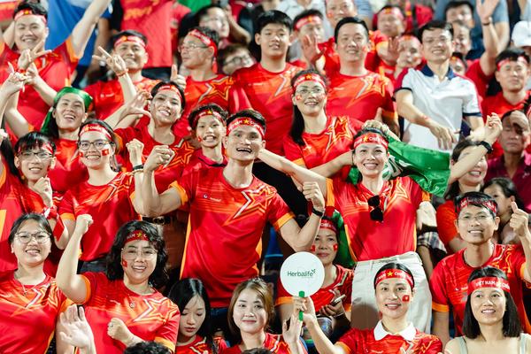 Herbalife Việt Nam tổ chức Fanzone tiếp lửa Đội tuyển Việt Nam trong trận đấu quan trọng gặp Malaysia tại vòng loại Asian Cup 2027