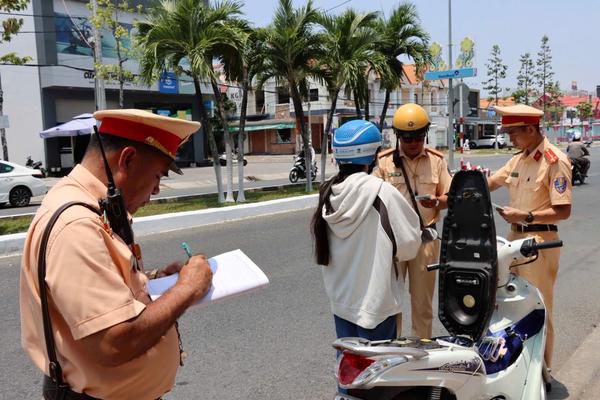An Giang: Xử phạt hơn 8.000 trường hợp vi phạm giao thông