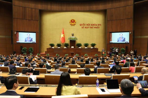 Bộ Chính trị: Nghiên cứu sửa đổi tổng thể Hiến pháp