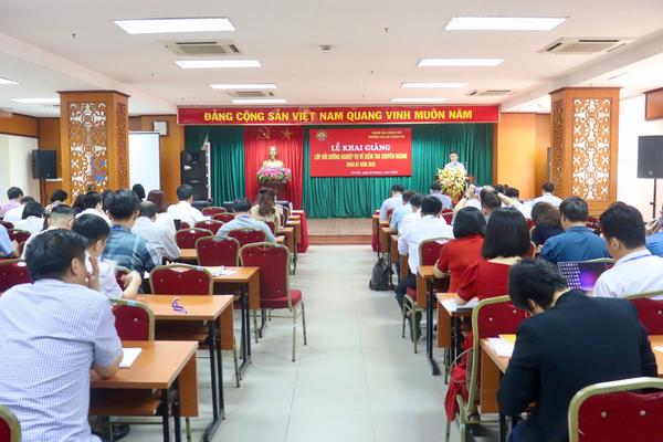 Hơn 300 học viên tham gia lớp bồi dưỡng nghiệp vụ kiểm tra chuyên ngành