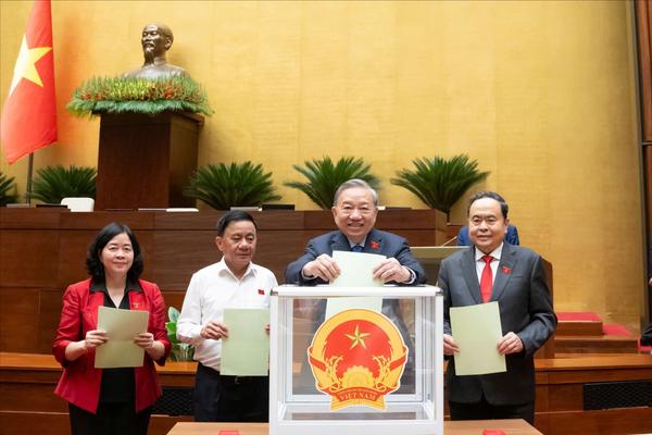 Hôm nay, Chủ tịch nước và Thủ tướng khóa mới sẽ tuyên thệ nhậm chức