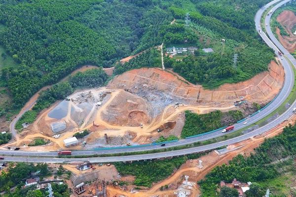 Đà Nẵng: Phê duyệt chủ trương đầu tư hơn 500 tỷ đồng cải tạo tuyến đường nối Nam Hải Vân