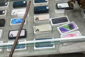 Cảnh sát hình sự Đà Nẵng truy xét nhanh nhóm thiếu niên phá khóa cửa hàng điện thoại, trộm tài sản