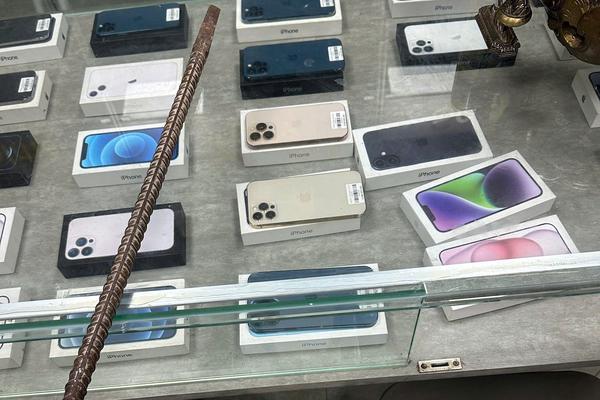 Cảnh sát hình sự Đà Nẵng truy xét nhanh nhóm thiếu niên phá khóa cửa hàng điện thoại, trộm tài sản