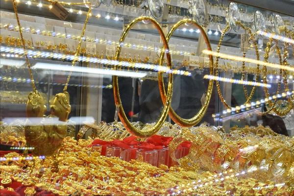 Giá vàng hôm nay 7/4: Thế giới tăng nhẹ, trong nước đi lùi