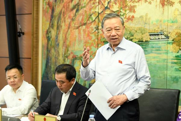 Tổng Bí thư, Chủ tịch nước: Giao quyền phải kiểm soát chứ không thể buông lỏng