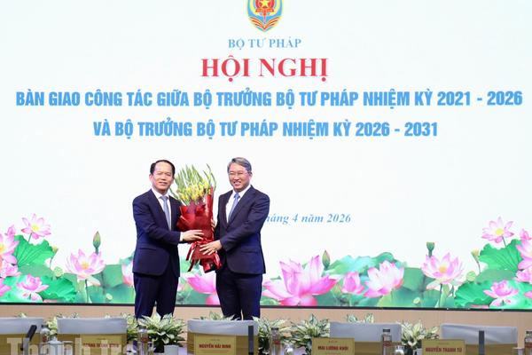 Bàn giao công tác Bộ trưởng Bộ Tư pháp: Kế thừa và phát huy thành quả