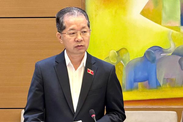 Có nên vội vàng bỏ quy định người đi công chứng phải chụp ảnh với công chứng viên?