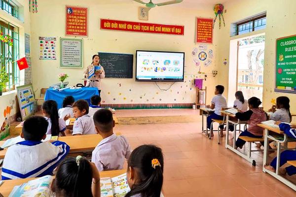 Rà soát toàn bộ 234 giáo viên hợp đồng ở Nghệ An