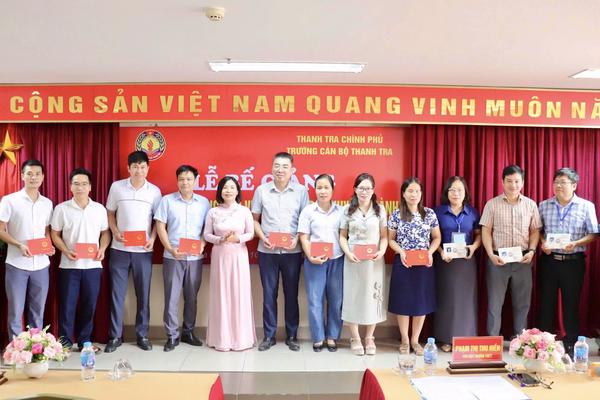 Bế giảng lớp bồi dưỡng nghiệp vụ về kiểm tra chuyên ngành