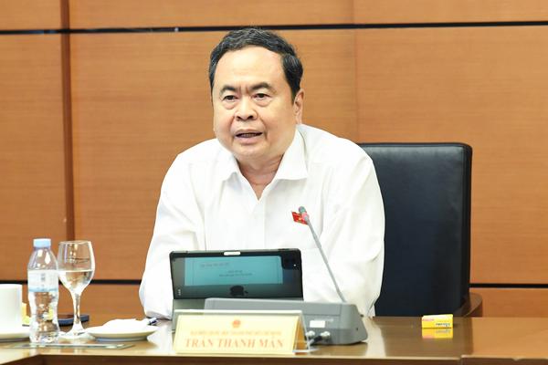 Chủ tịch Quốc hội: Xóa bỏ tâm lý sợ sai, lãnh đạo phải bảo vệ cán bộ dám làm