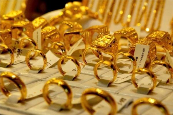 Giá vàng hôm nay 13/4: Vàng thế giới giảm gần 100 USD/ounce, dự báo tiếp tục giằng co