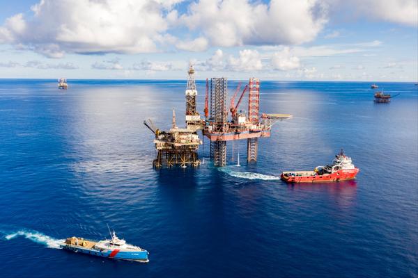 Hoàn thiện hạ tầng năng lượng để giữ nhịp tăng trưởng bền vững