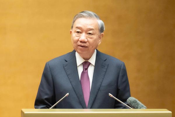 Tổng Bí thư, Chủ tịch nước: Không thể xây dựng dự án hôm nay, ngày mai đã lạc hậu