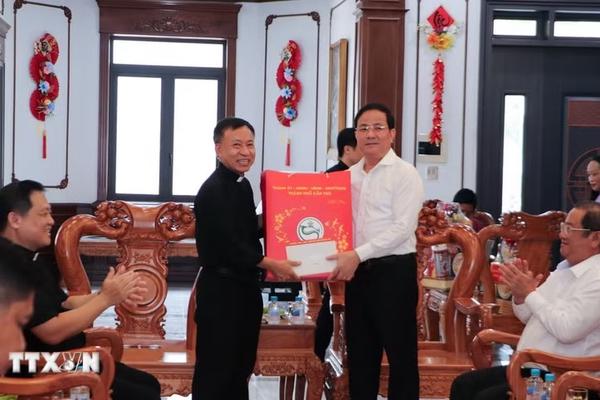 Cần Thơ: Thăm, chúc mừng Lễ Phục sinh năm 2026 tại Giáo xứ Chánh Tòa