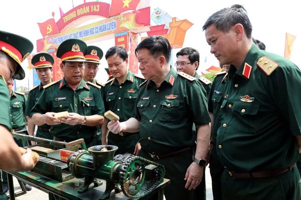 Đại tướng Nguyễn Trọng Nghĩa yêu cầu bồi dưỡng nguồn nhân lực trẻ cho quân đội