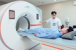 CT Photon NAEOTOM Alpha: Giải mã “vùng xám” trong chẩn đoán ung thư và định hướng can thiệp chính xác tại BVĐK Phương Đông