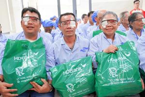 HDBank: 20 năm bền bỉ mang ánh sáng đến bệnh nhân có hoàn cảnh khó khăn