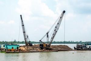 Bài 2: Đồng Tháp tăng cường thanh tra, kiểm tra quản lý, khai thác khoáng sản