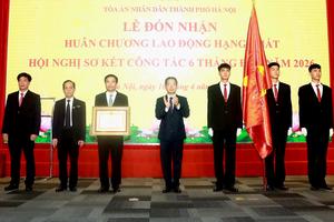 Toà án Nhân dân TP Hà Nội đón nhận Huân chương Lao động hạng Nhất