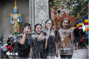 Rực rỡ sắc màu Tết Chôl Chnăm Thmây