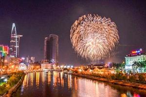 TPHCM bắn pháo hoa 8 điểm dịp 30/4, kết hợp nhiều hoạt động văn hóa lớn