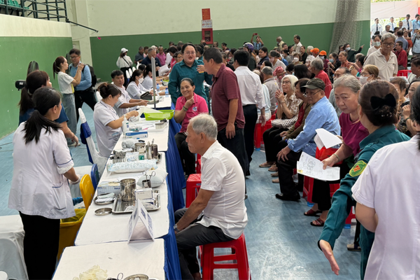 TPHCM đồng loạt khám sức khỏe toàn dân tại 168 phường, xã, đặc khu