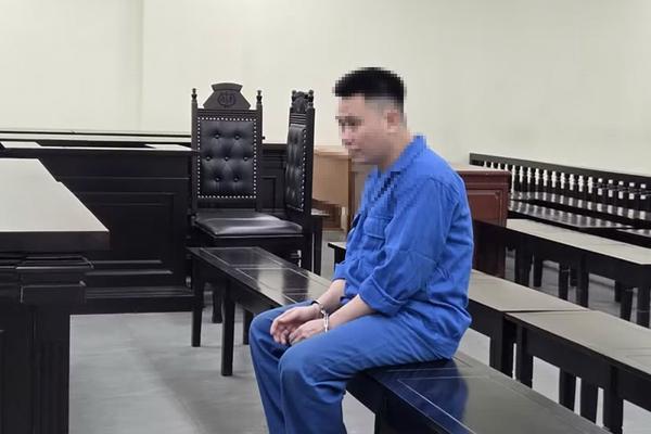 Tự xưng thiếu tá quân đội đi lừa đảo nhận 12 năm tù