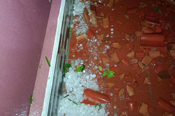 Mưa đá, giông lốc xuất hiện diện rộng ở Thanh Hóa